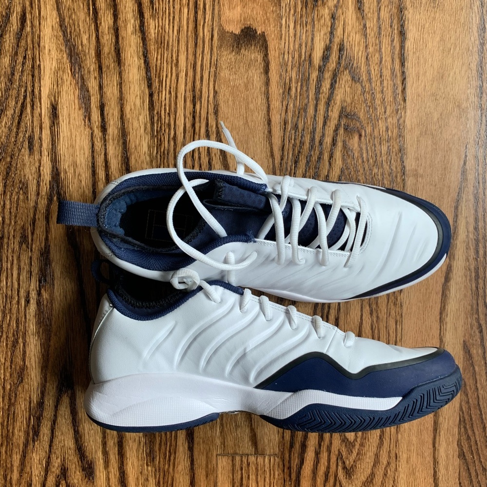 Nike Air Oscillate
